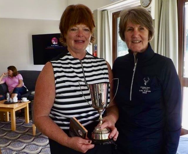 Minehead Seniors gain inter-club victory against Oake Manor 
