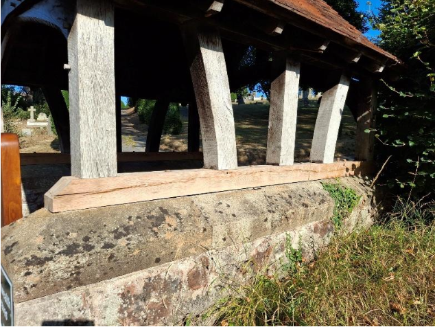 New European oak beams have been installed as part of a restoration of Minehead Cemetery's historic lychgate.
