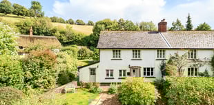 Charming character cottage with tasteful refurbishment on the market