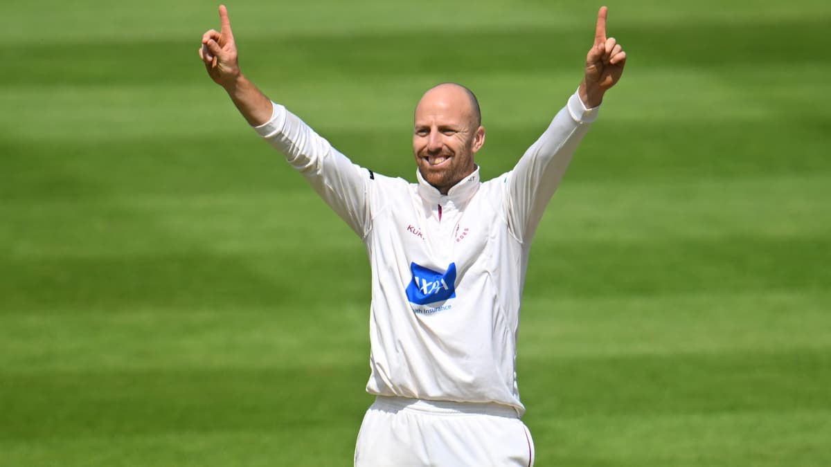 England spinner Jack Leach signs extended contract