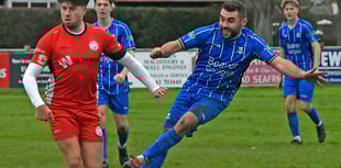 Minehead maintain splendid form against Clutton 