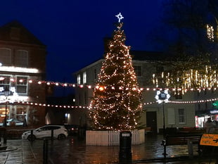 New Christmas lights deal agreed for town