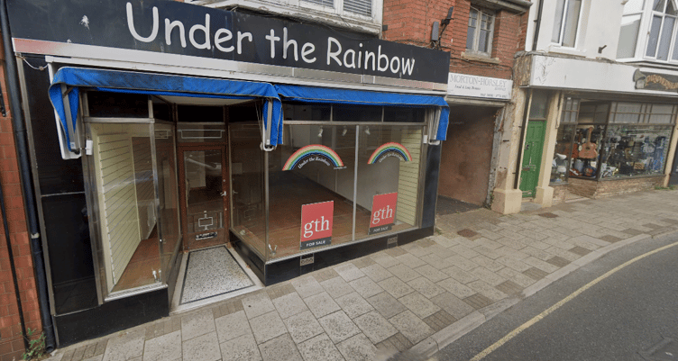 A branch of Allied Pharmacies is to open in the former Under the Rainbow shop in Friday Street, Minehead.