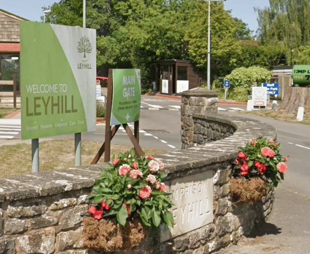 Police: Murderer and second prisoner on run