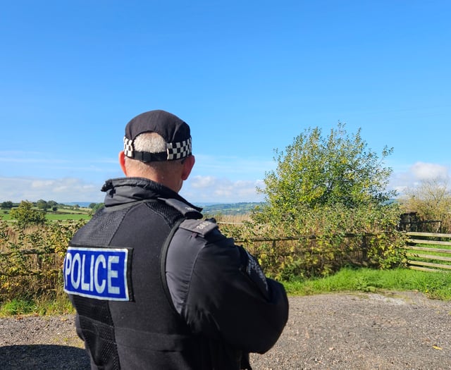 Police formally warn hunt about behaviour