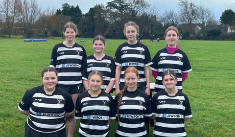 Minehead Barbarians Under 14 girls in fine form in rugby match 