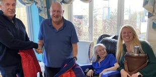 Yachtsman donates kit to charity