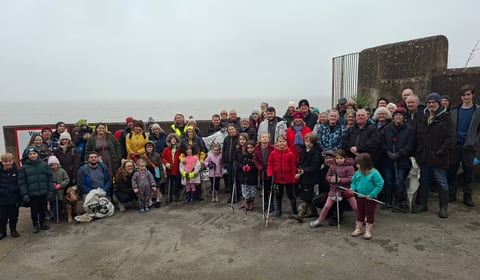 Volunteers spring clean town beach