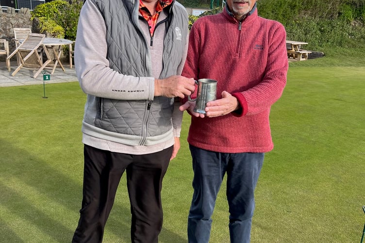 Winners of the Trafalgar Tankard Dave Oatridge (left) and Roger Green   