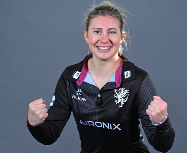Lola Harris signs new contract extension with Somerset 