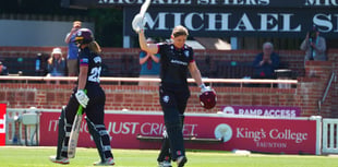 Heather Knight steers Somerset to big victory 