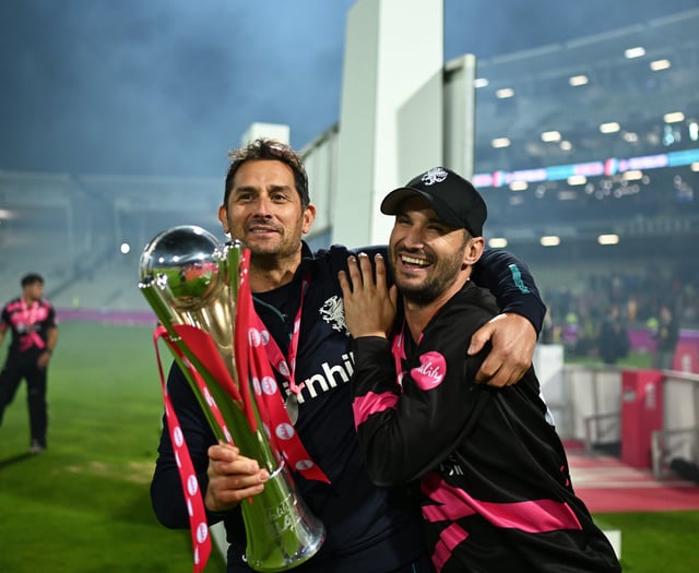 Somerset's head coach Jason Kerr signs new contract 