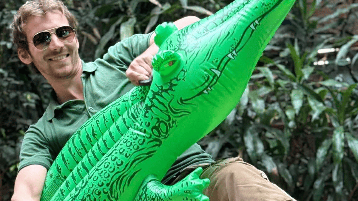 Coast to coast run in Crocs for crocodile house