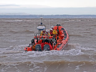 Watch video of 'tricky' rescue by lifeboat volunteers