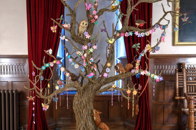 Living tree sculpture takes root in castle