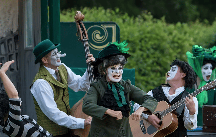 The Rude Mechanical Theatre Co will be returning to Stogursey in July.