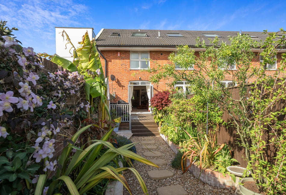 Substantial accommodation arranged over four floors