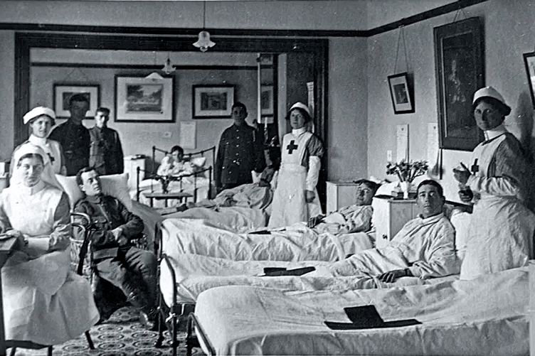 Minehead Hospital became the Minehead Red Cross Hospital in 1915, caring for wounded Servicemen.