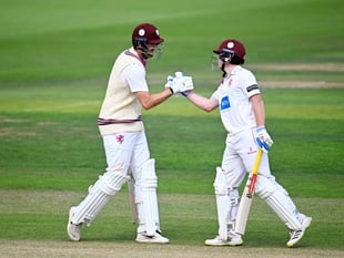 Overton and Rew to Somerset's rescue