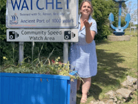 Rachel gives town a touch of glass