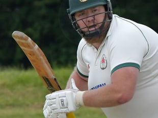 James steers Minehead to victory over Saints Seconds 
