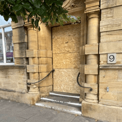 Bank robbery, but nobody knows what happened