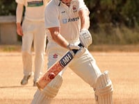 Minehead go down to leaders Taunton Deane 