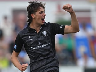 Langridge snaps up eight wickets for Seconds 