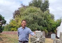 Nepal man's grave visit to pay his respect