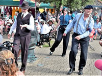 Winding the clock back to 1940s