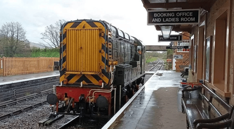 Class 9 D4107 diesel-electric shunting locomotive took part in the West Somerset Railway's Diesels at 65 event over the bank holiday weekend.