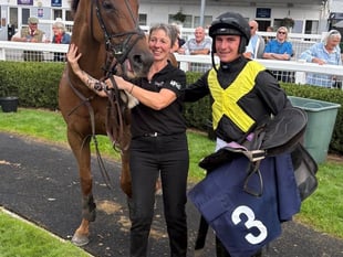 Ocean Heights wins in style under Jack Tudor 